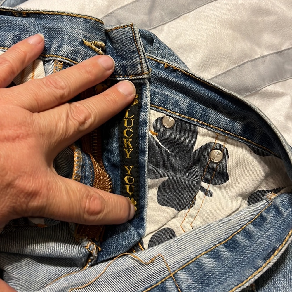 Lucky Brand well loved jeans - Picture 11 of 11